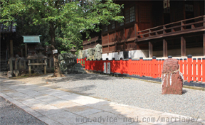 桃取石【城山八幡宮】02